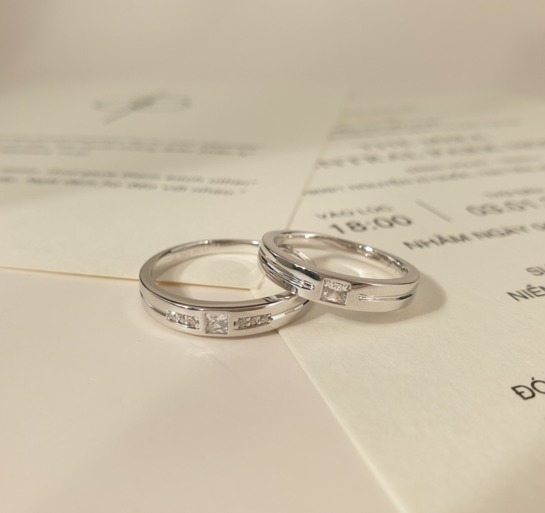 Nhẫn cưới 1h vuông - 2 hàng hột