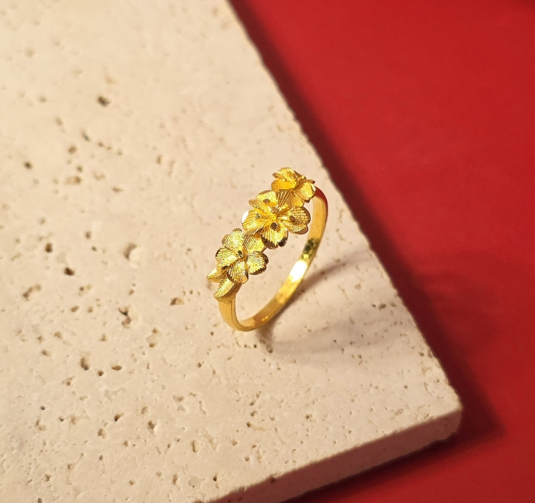 Nhẫn 3 Hoa Mai 23K