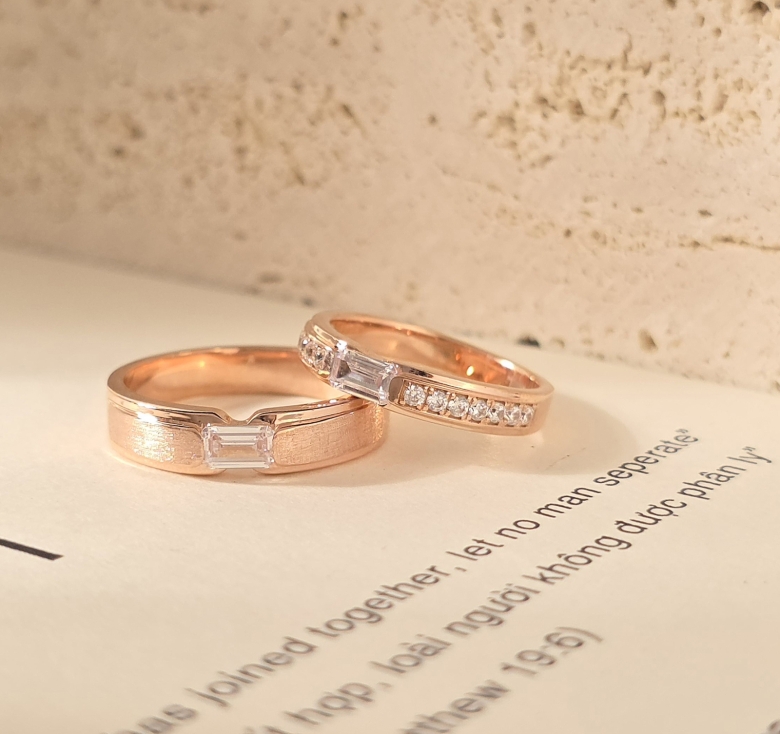 Nhẫn 1h Cn Đai Nhám Hồng + Nhẫn 1h Cn Đai Ktấm Hồng Italy 