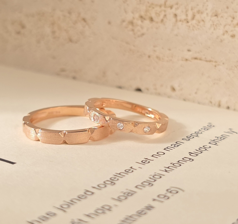 Nhẫn Khúc Cát Hồng + Nhẫn Khúc Cát Hồng 3H Tấm Italy 
