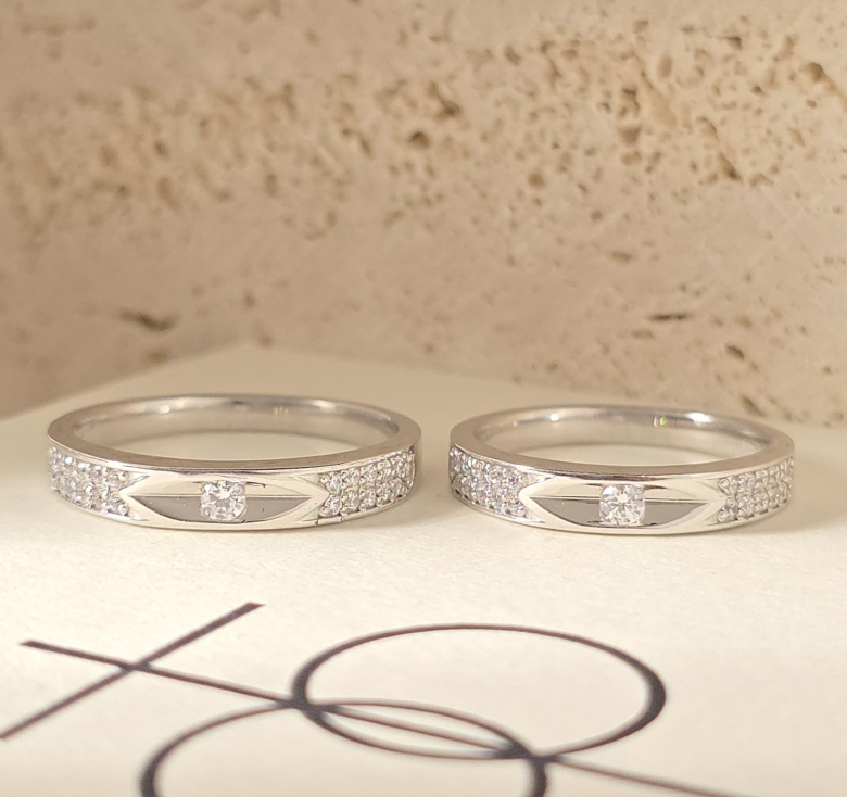 Nhẫn 1h Trắng Thoi Trơn Đai Tấm Italy