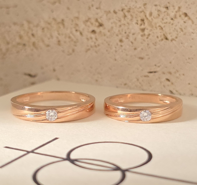 Nhẫn 1h Chéo Nổi Trơn Hồng Italy