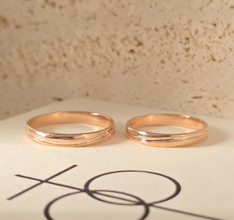 Nhẫn Sọc Lượn Trơn Hồng Italy 