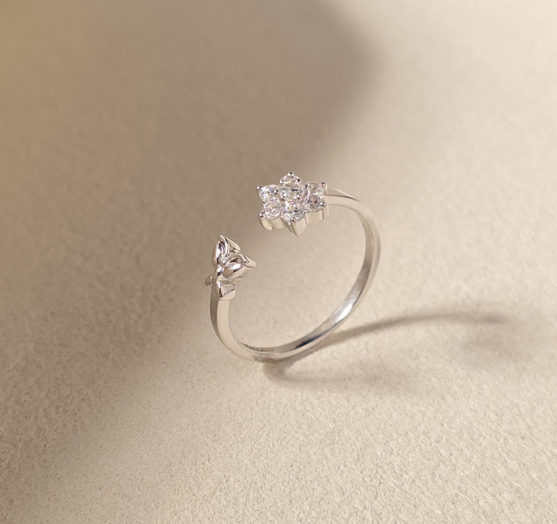 Nhẫn Hoa Kết Tấm Bướm Trơn Italy