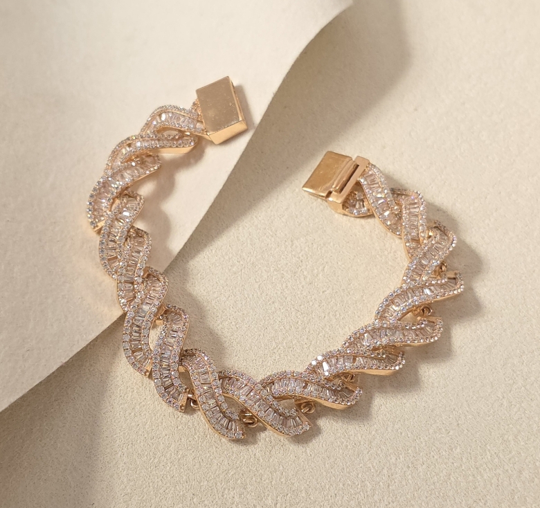 Lắc Xoắn Lật Baguette Tấm Hồng Italy 