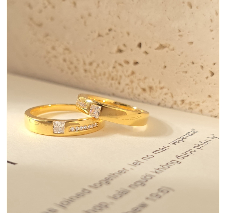 Nhẫn Hột Vuông 1 Bên Đai 1 Hàng Tấm 16K