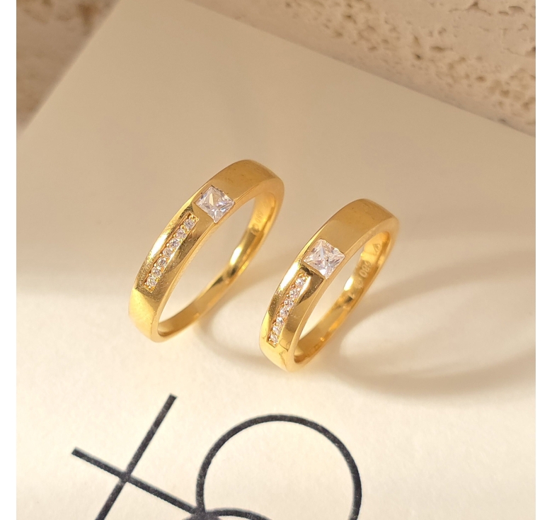 Nhẫn Hột Vuông 1 Bên Đai 1 Hàng Tấm 16K