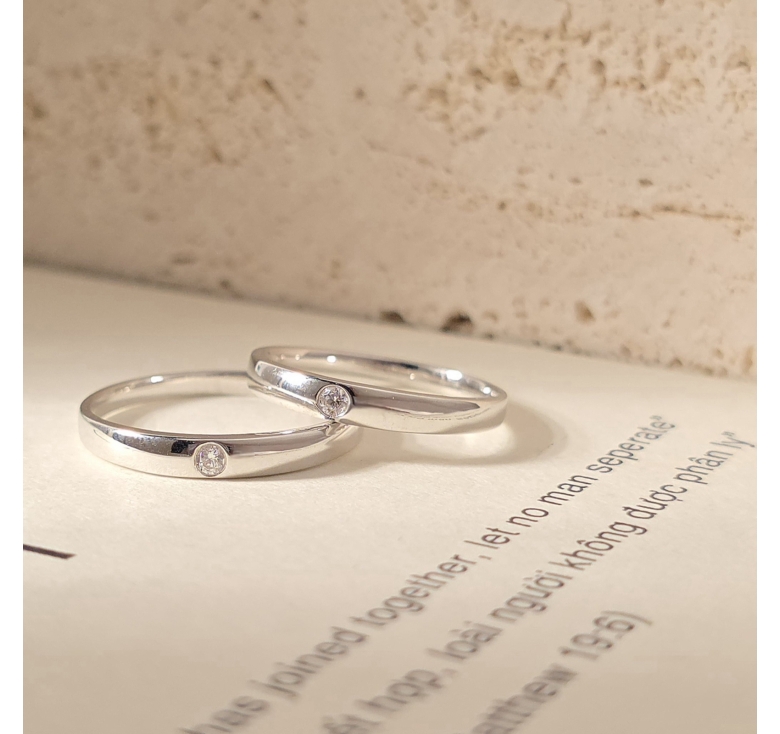 Nhẫn Trơn 1 Hột Trắng Italy