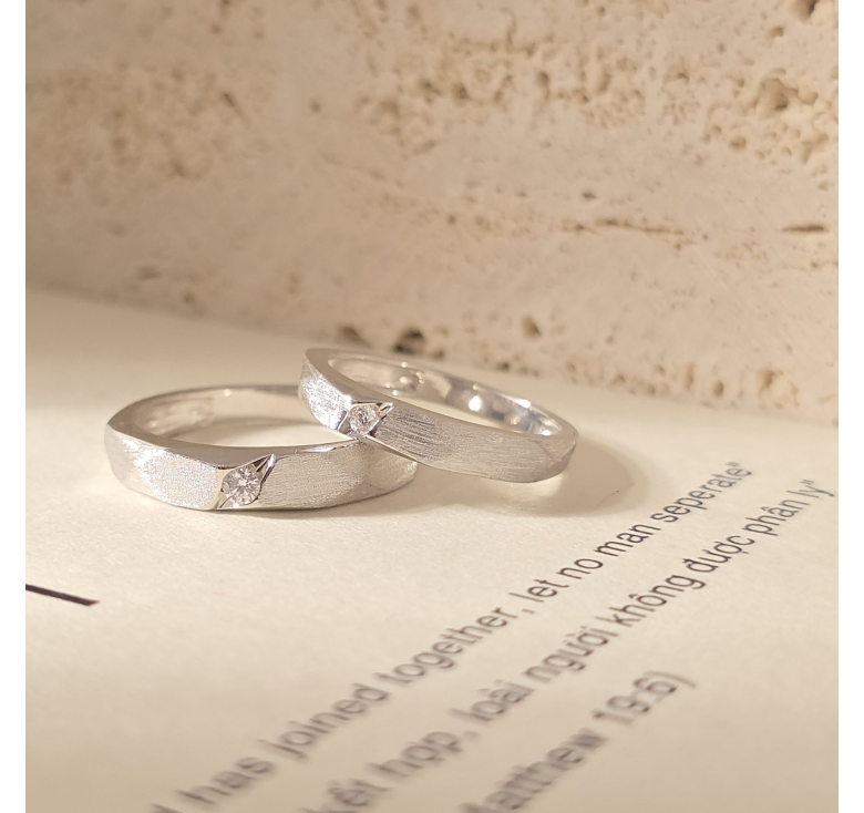 Nhẫn 1h Trắng Giác Thoi Cát Italy