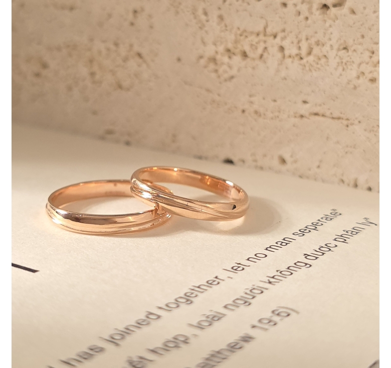 Nhẫn Sọc Lượn Trơn Hồng Italy 