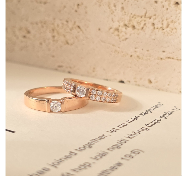 Nhẫn 1h Đai Trơn Hồng + Nhẫn 1h 2 Hàng Tấm Hồng Italy