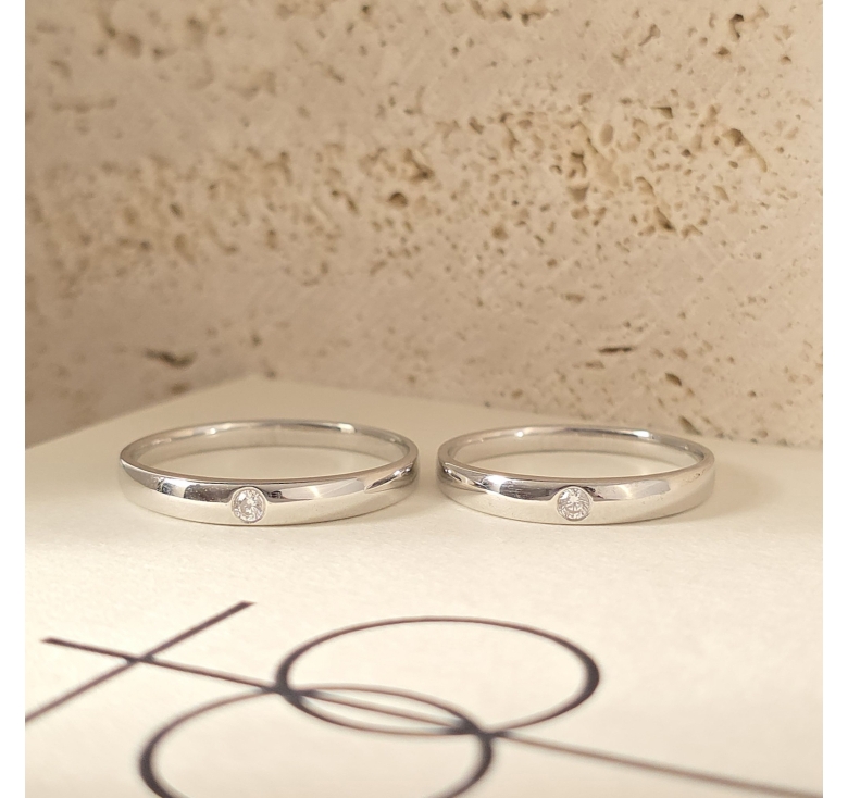 Nhẫn Trơn 1 Hột Trắng Italy