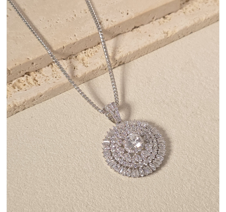 Mặt Chủ Tròn Tim Kết Tấm Viền Baguette Italy