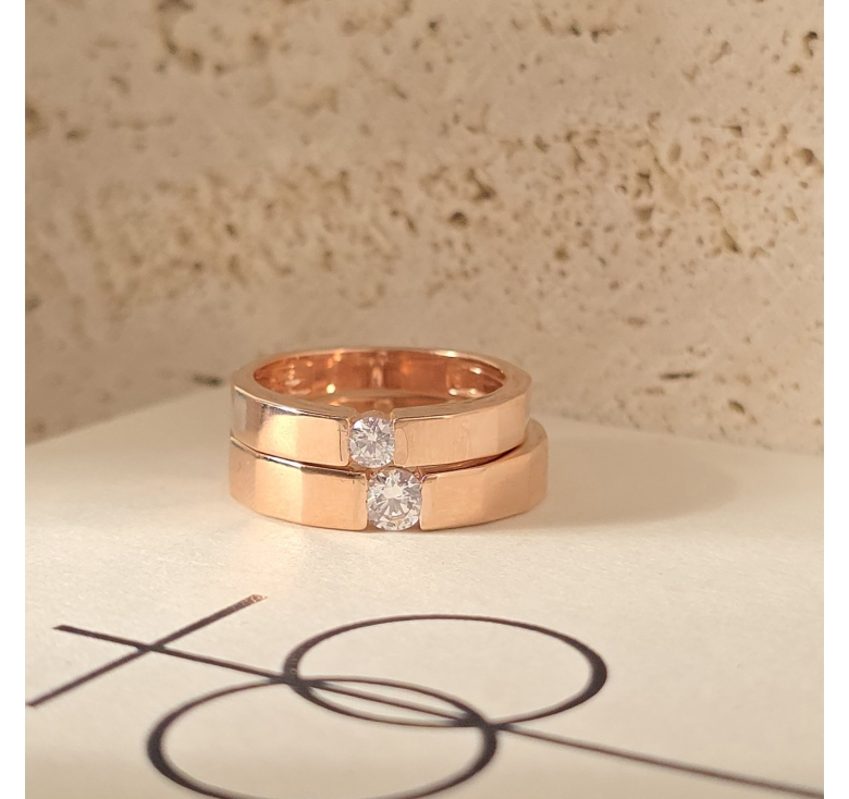 Nhẫn 1h Giác Vuông Trơn Hồng Italy 