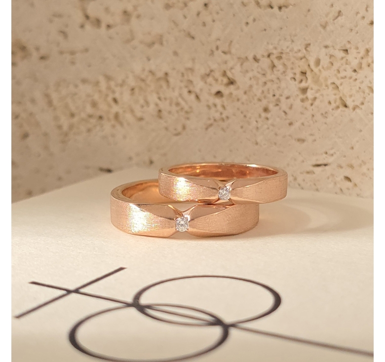 Nhẫn 1h Bản Nơ Cát Hồng Italy 