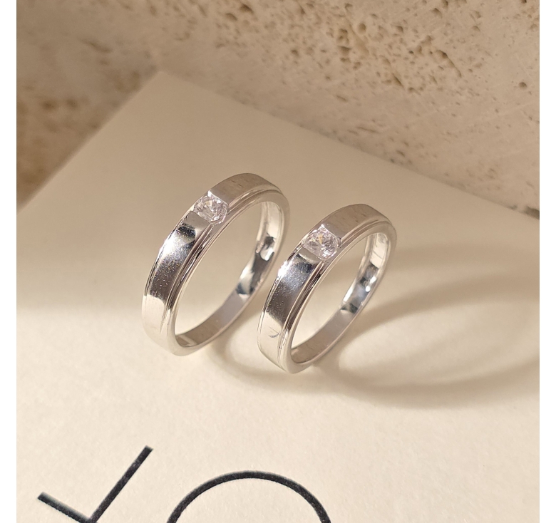 Nhẫn 1 Hột Trắng Bản Nổi Trơn Italy 