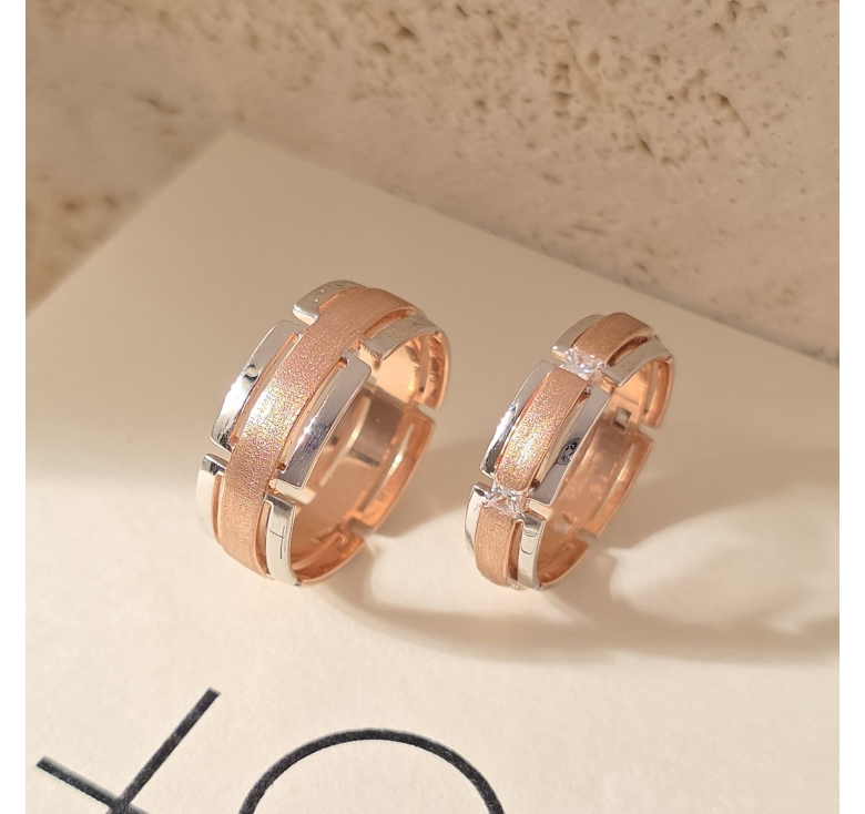 Nhẫn Nhám Hồng Viền Khúc Trắng Trơn Italy