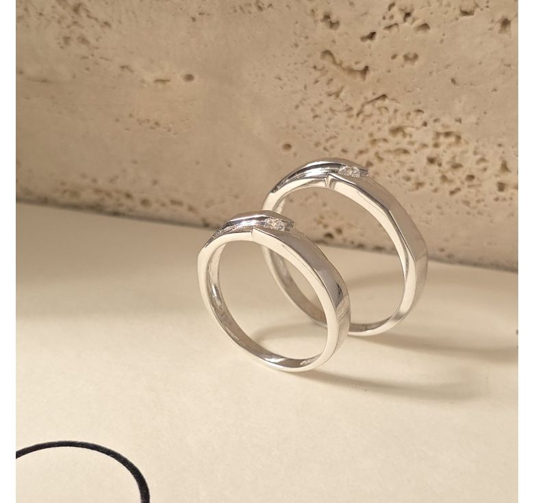 Nhẫn 1h Trắng Xéo Lõm Italy 