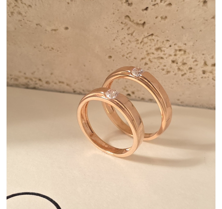 Nhẫn Hột Trắng Đai Nhám Hồng Italy