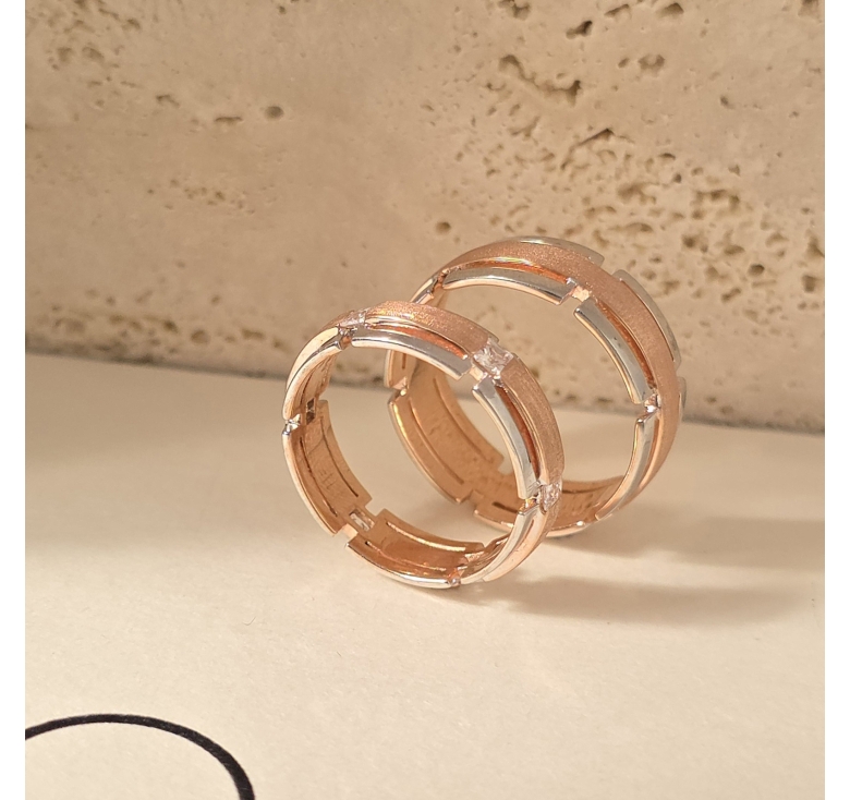 Nhẫn Nhám Hồng Viền Khúc Trắng Trơn Italy