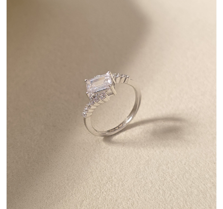 Nhẫn Hột Cn Xéo 2Hg Tấm Italy