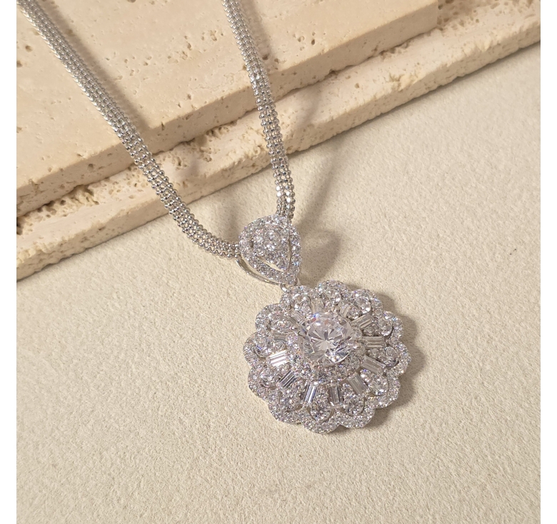 Mặt Chủ Hoa Kết Hột Trắng Bg Italy